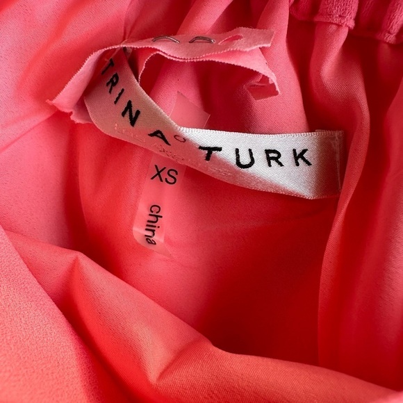 Trina Turk Shift Dress Equinox off shoulder style bubblegum pink size XS - Picture 5 of 8